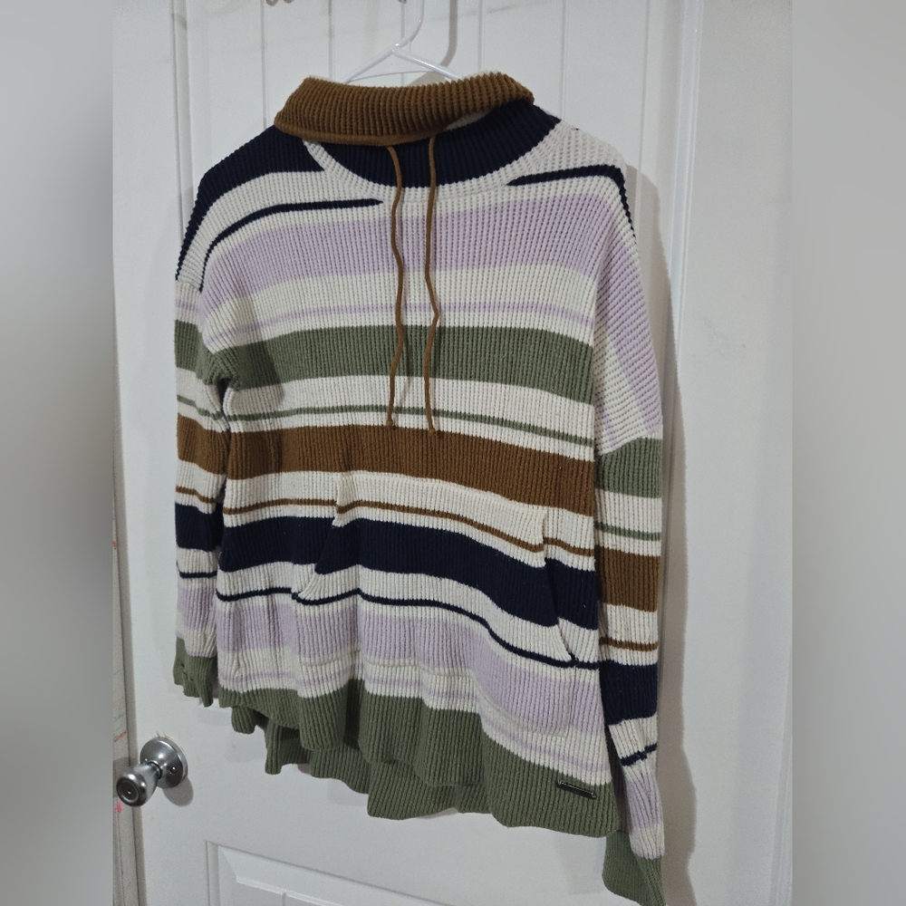 Carve Designs Striped Sweater Women’s Medium Thumb Hole Cowl Neck Pullover